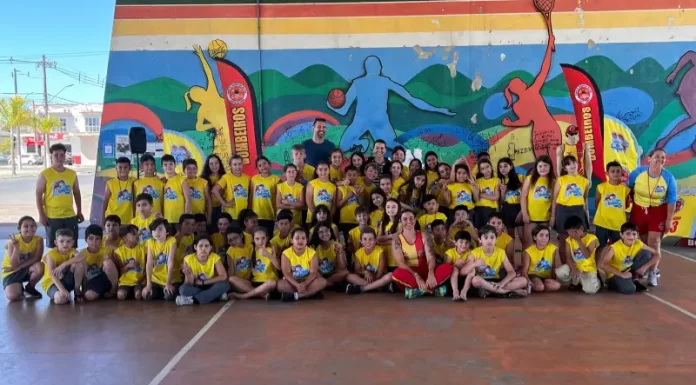 Alunos de escolas municipais de Sombrio participam do Projeto Golfinho e aprendem sobre segurança aquática