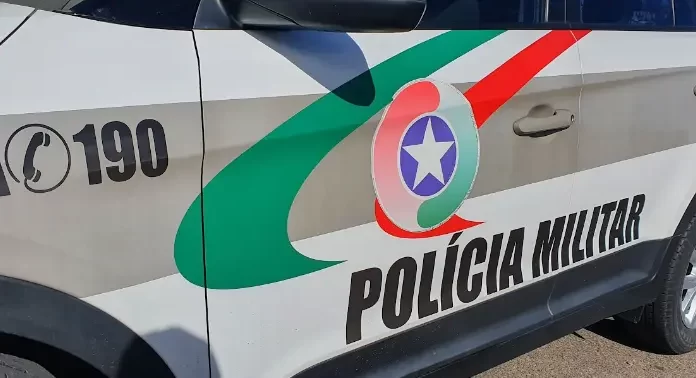 Homem de 19 anos é preso vendendo drogas em Araranguá