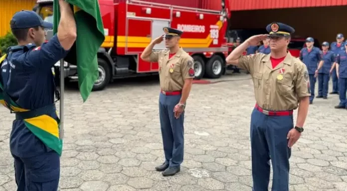 Formatura no Corpo de Bombeiros Militar de Araranguá