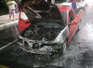 Incêndio em veículo mobiliza bombeiros no centro de Maracajá”