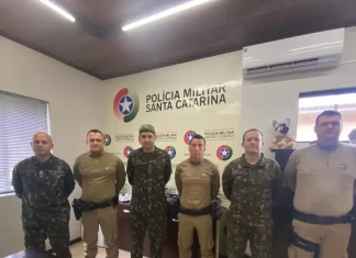 PM de Araranguá recebe visita do Exército Brasileiro