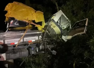 Milagre na Serra do Rio do Rastro: dois homens sobrevivem a caminhão pendurado no abismo