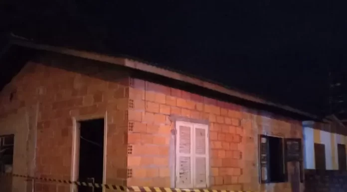 Incêndio e registrado em residência Balneário Gaivota