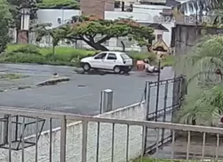 Motoboy fica ferido em acidente, e motorista de carro foge sem prestar socorro
