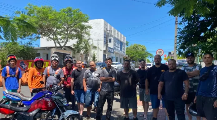 Suspeito de fugir após acidente se apresenta na delegacia em Sombrio