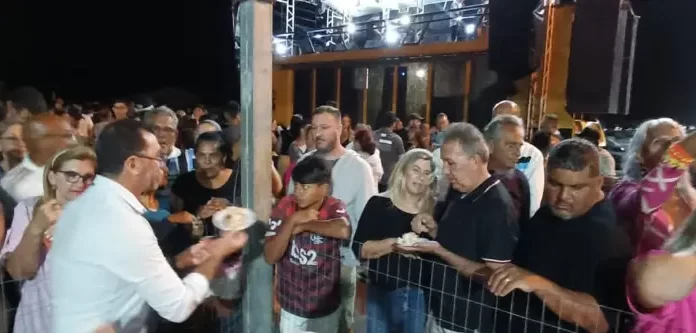 Balneário Gaivota comemora aniversário com bolo de 29 metros e dá início as festividades de final de ano!