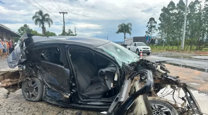 Motorista morre ao colidir frontalmente com caminhão na SC 447 em Meleiro