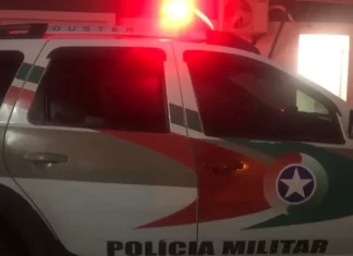 Homem é preso por tentativa de feminicídio após segundo testemunhas, atear fogo na namorada