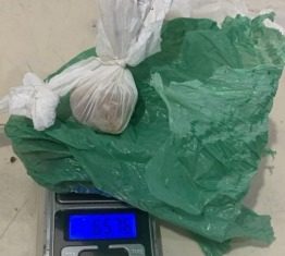 Polícia prende suspeito de tráfico e apreende drogas em Araranguá