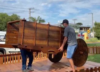 Monumento do Carro de Boi de São João do Sul é retirado para manutenção