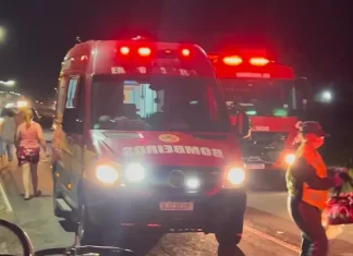 Motorista atropela 8 pessoas, deixa 6 gravemente feridas e foge sem prestar socorro