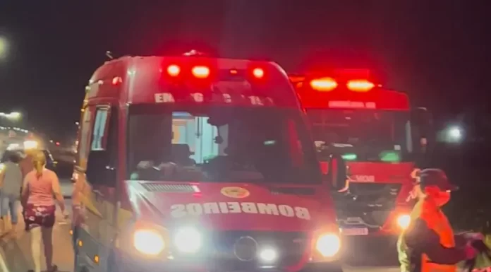 Motorista atropela 8 pessoas, deixa 6 gravemente feridas e foge sem prestar socorro