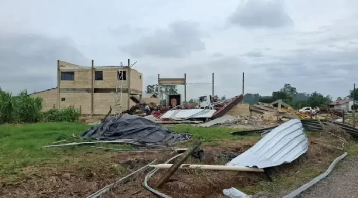 Moradores de Sombrio já podem solicitar saque do FGTS por calamidade