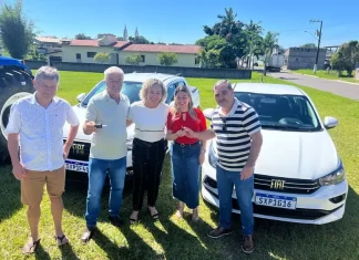 Santa Rosa do Sul: Deputada federal acompanha entrega oficial de veículos