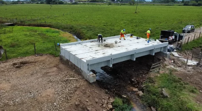 Santa Rosa do Sul: Kits de transposição solucionam mais dois pontos de alagamento