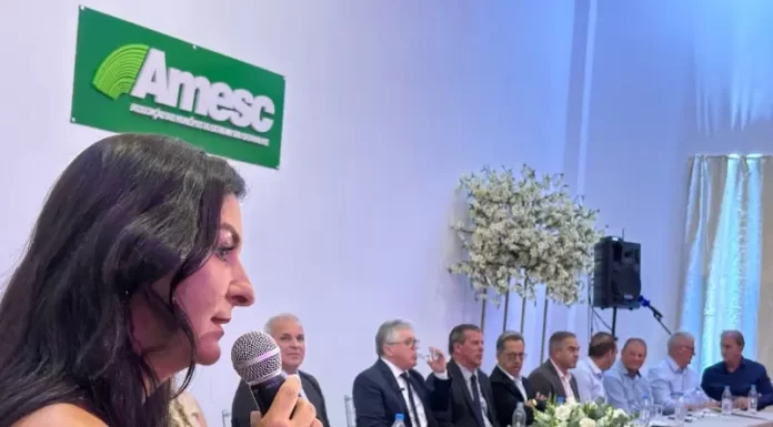 Solenidade marca posse da prefeita de Sombrio na AMESC