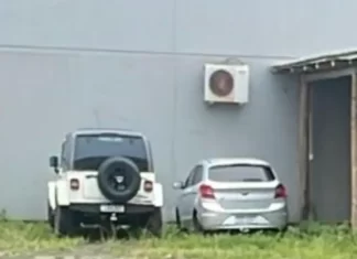 Dois veículos furtados em Criciúma são recuperados em estacionamento no Centro de Araranguá