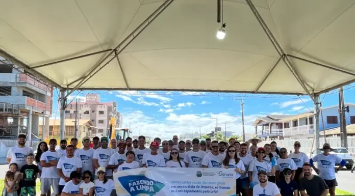 Gaivota Saneamento promove campanha de limpeza na praia