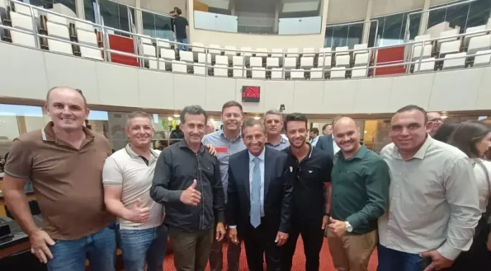 Comitiva de Vereadores e Autoridades de São João do Sul Acompanha Votação na Alesc