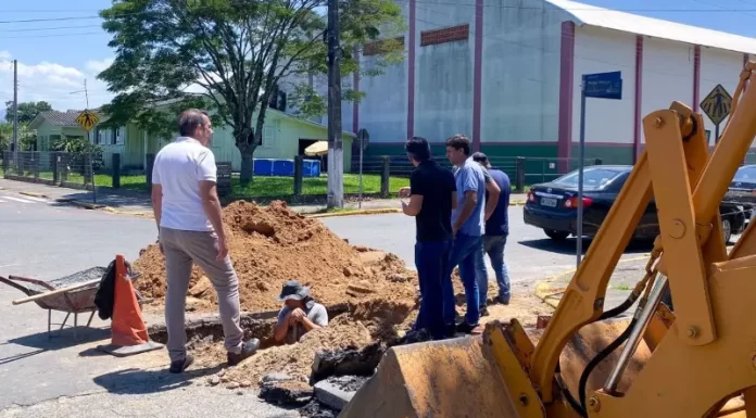 São João do Sul inicia manutenção emergencial em drenagens