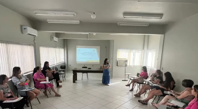 Santa Rosa do Sul: Diretoras de escolas recebem instrução sobre gestão patrimonial