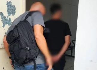 Polícia Civil prende jovem por roubo a residência e veículo em Criciúma