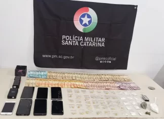 PM de Sombrio apreende drogas e prende quatro pessoas