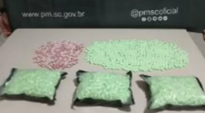 Droga no Roupeiro: PM Apreende Quase 4 Mil Comprimidos de Ecstasy em Araranguá