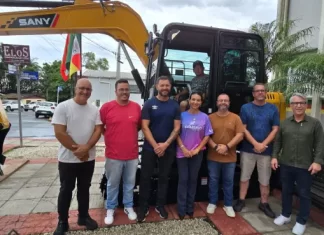 Com recurso da Câmara, Prefeitura adquire máquina e atende pedido de agricultores