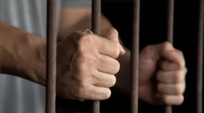 Homem é preso pela PM em Araranguá durante a madrugada