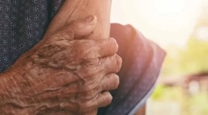 Ameaça e Desespero: Idosa de 73 anos é ameaçada pelo próprio filho