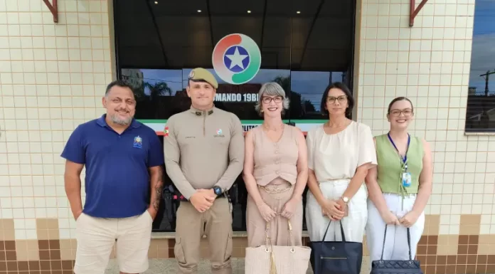 Fortalecendo as parcerias: Diretoria da UFSC visita o 19º BPM