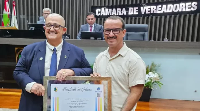 Servidor público doador de medula óssea recebe homenagem da Câmara Municipal de Araranguá