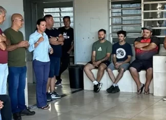 Novos secretários de Obras e Agricultura assumem cargos em reunião com servidores