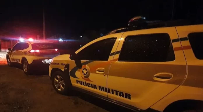 Confusão na madrugada: homem causa tumulto e xinga funcionária de mercearia em Sombrio