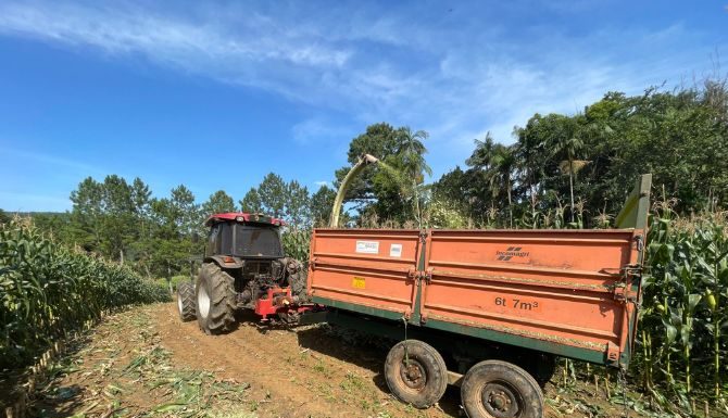 Máquinas da Agricultura trabalharão em sistema por região, em Jacinto Machado