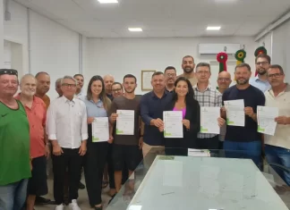 Prefeita Gislaine assina ordens de serviço para novas pavimentações