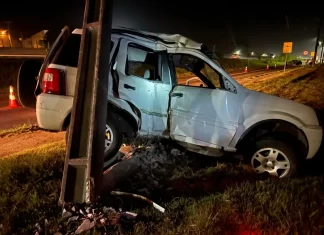 Colisão entre carros deixa motorista ferido em Sombrio