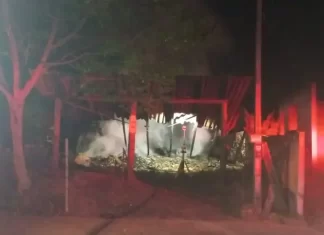 Incêndio destrói residência em Ermo durante a madrugada