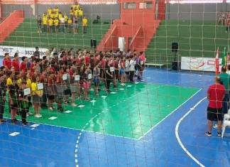 Abertura dos Jogos Escolares de Sombrio destaca espírito esportivo e homenageia educadores