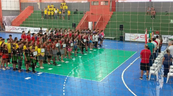 Abertura dos Jogos Escolares de Sombrio destaca espírito esportivo e homenageia educadores