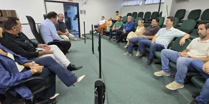 Comissão de vereadores reúne prefeitos por segundo acesso