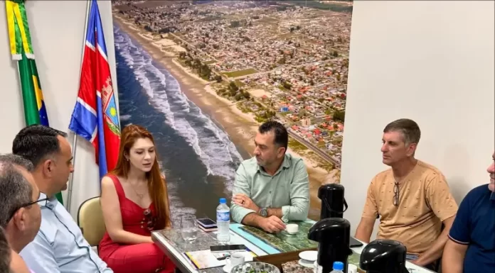 Deputada Ana Campagnolo visita Gaivota e destina emenda