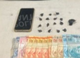 Dupla é flagrada com drogas e moto irregular em Balneário Gaivota