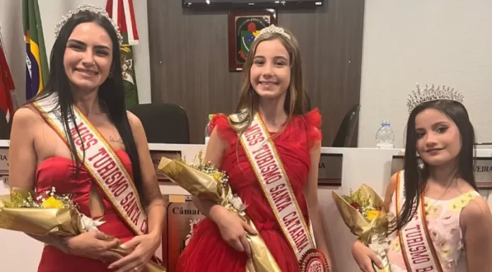 Balneário Gaivota faz história com coroação inédita de mãe e filha como Miss Turismo SC