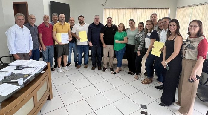 Tiago Zilli garante R$ 1 milhão em emendas para Santa Rosa do Sul