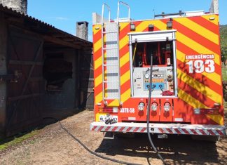Incêndio assusta moradores na zona rural de Turvo