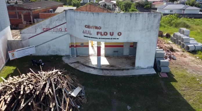 Centro de múltiplo uso de Santa Rosa do Sul ganha reforma total