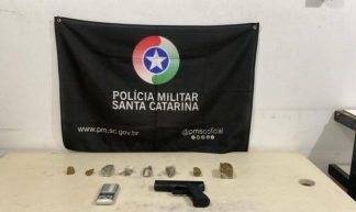 Jovem é preso por tráfico de drogas em Araranguá