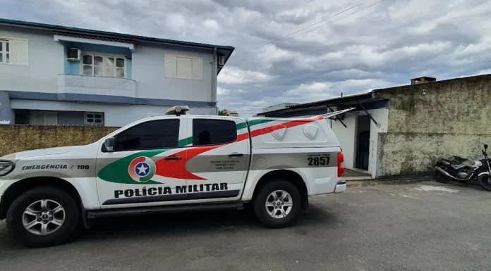 Mulher denuncia companheiro por ameaças e cárcere privado em Araranguá